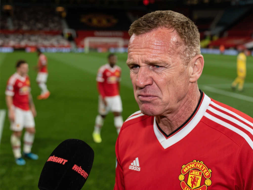 基恩痛批曼联表现不堪 范尼无奈：输球因“越位时机